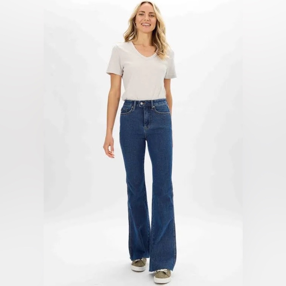 Judy Blue tummy/moisture control high waist flare jeans raw hem 18W